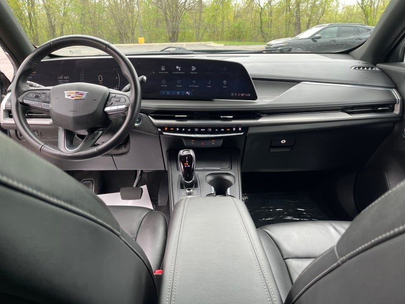 2024 Cadillac XT4 Premium Luxury