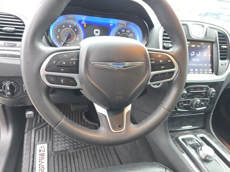 2023 Chrysler 300 Touring L