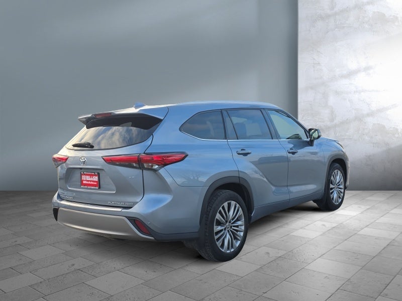 2022 Toyota Highlander Platinum