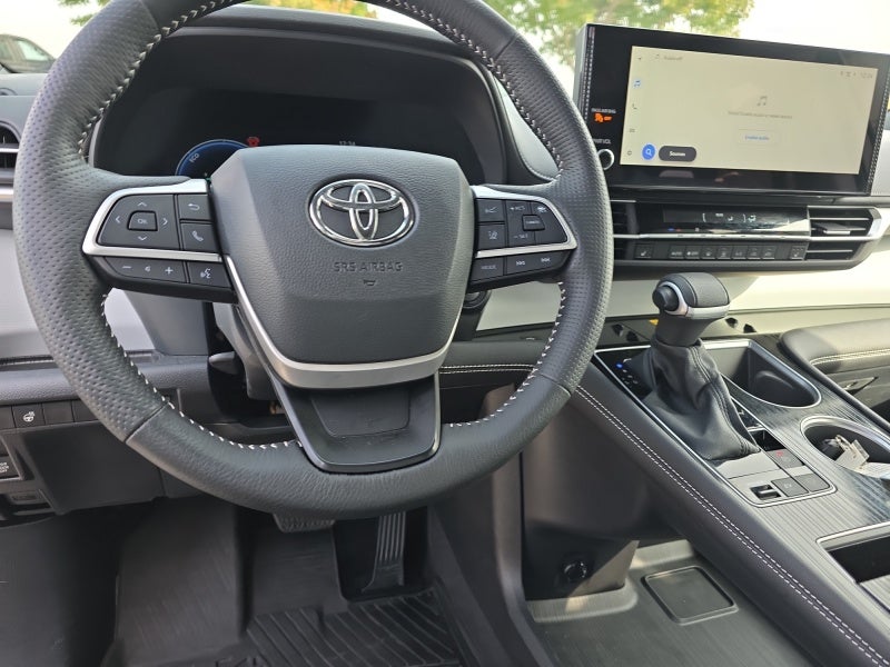 2025 Toyota Sienna LE