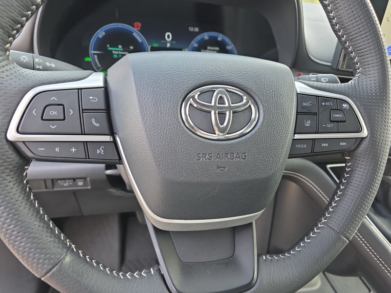 2025 Toyota Sienna LE