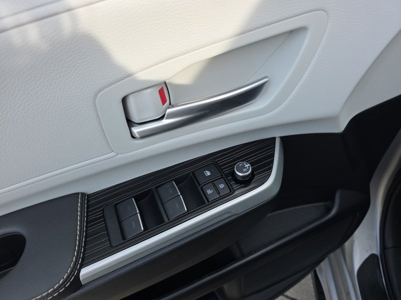 2025 Toyota Sienna LE