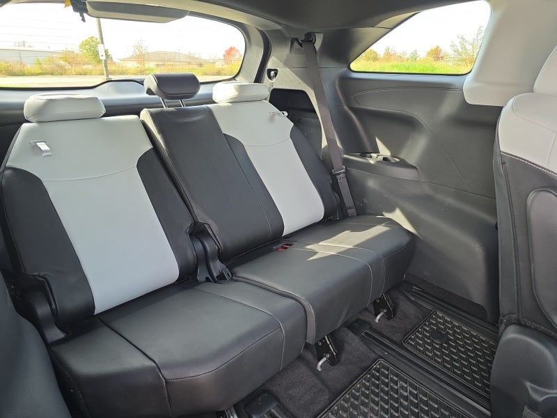 2025 Toyota Sienna LE