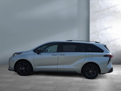 2025 Toyota Sienna LE