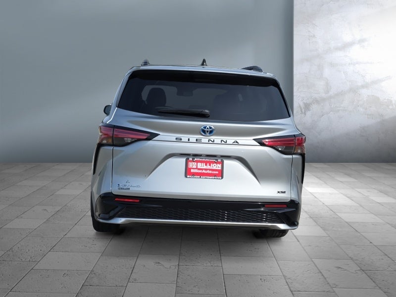 2025 Toyota Sienna LE