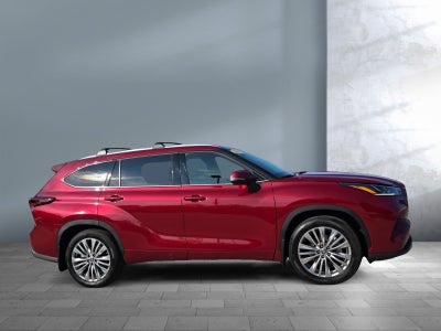 2024 Toyota Highlander LE