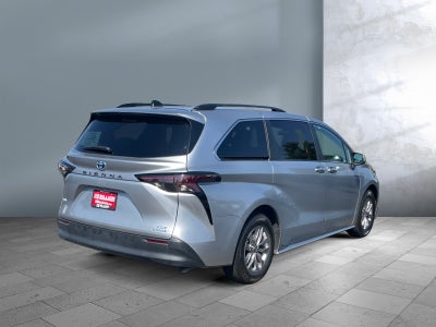 2024 Toyota Sienna XLE