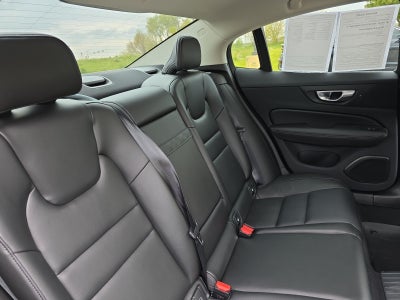 2024 Volvo S60 Recharge Plug-In Hybr Core Dark Theme
