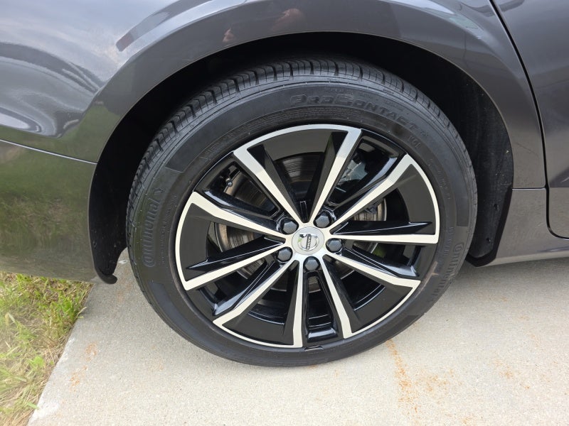 2024 Volvo S60 Recharge Plug-In Hybr Core Dark Theme