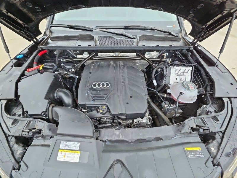 2022 Audi Q5 S line Premium Plus