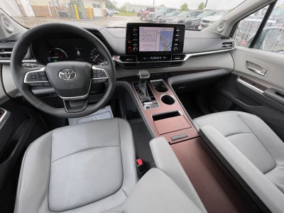 2024 Toyota Sienna XLE