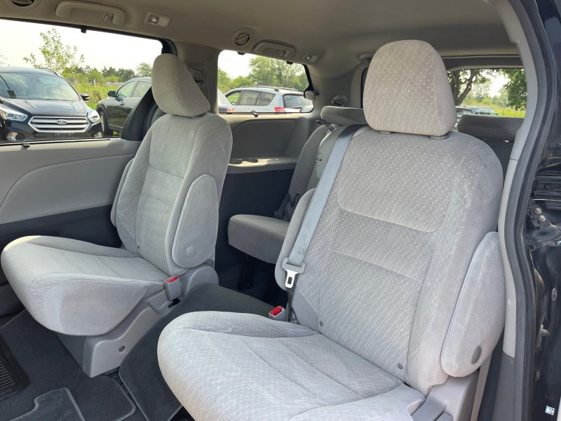 2019 Toyota Sienna LE