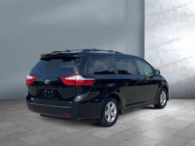 2019 Toyota Sienna LE