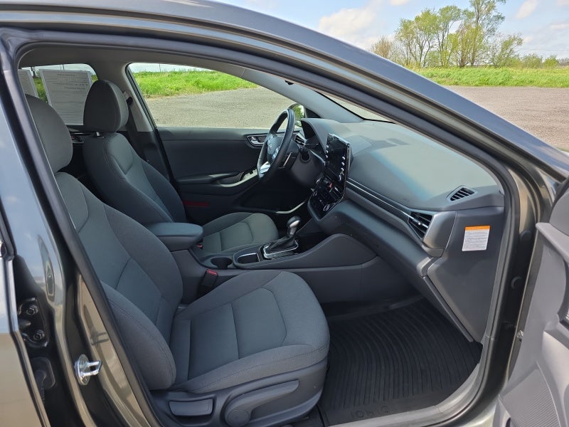 2022 Hyundai Ioniq Hybrid SE