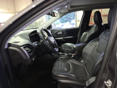 2019 Jeep Cherokee Overland