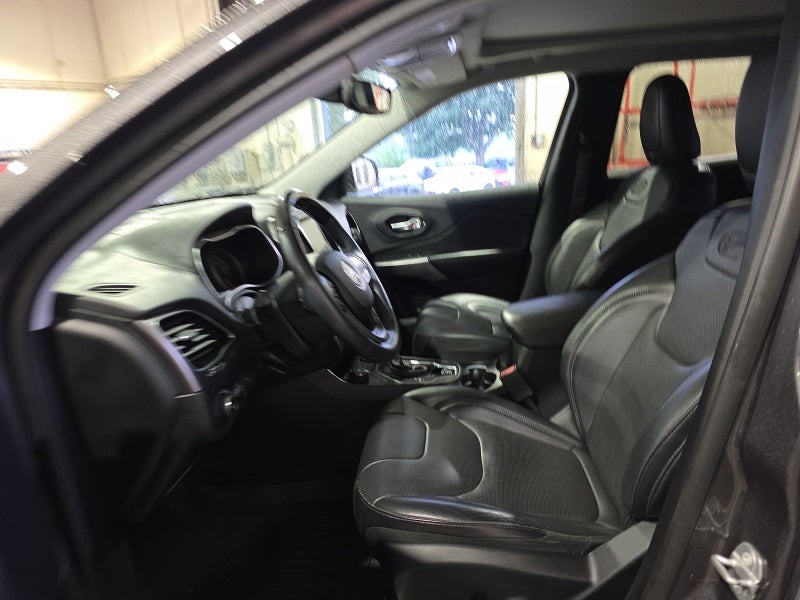 2019 Jeep Cherokee Overland