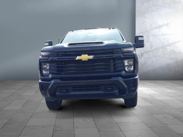 2024 Chevrolet Silverado HD Custom