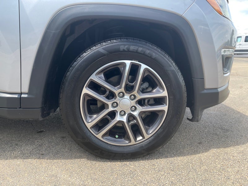 2019 Jeep Compass Latitude w/Sun/Wheel Pkg