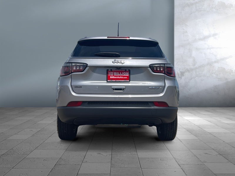 2019 Jeep Compass Latitude w/Sun/Wheel Pkg