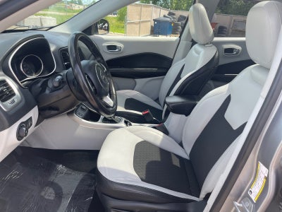 2019 Jeep Compass Latitude w/Sun/Wheel Pkg
