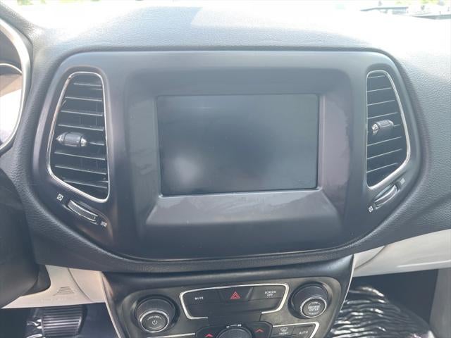 2019 Jeep Compass Latitude w/Sun/Wheel Pkg