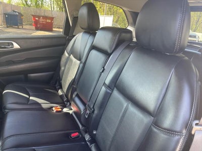 2019 Nissan Pathfinder SL