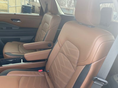 2025 Nissan Pathfinder Platinum