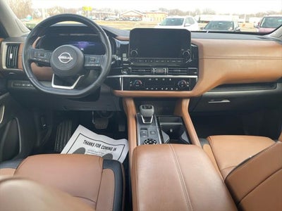 2025 Nissan Pathfinder Platinum