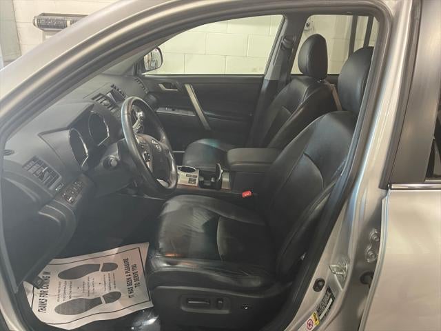 2012 Toyota HIGHLANDER SE