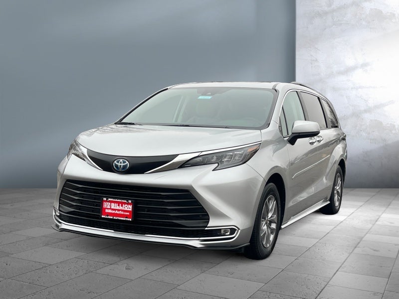 2024 Toyota SIENNA XLE XLE