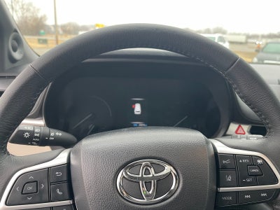 2024 Toyota SIENNA XLE XLE