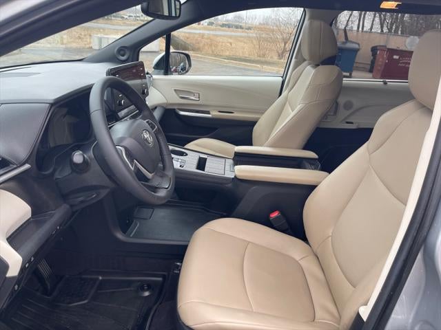 2024 Toyota SIENNA XLE XLE