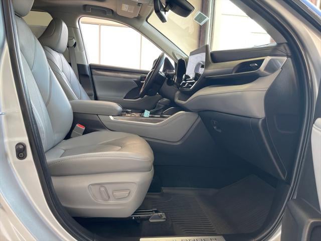 2023 Toyota HIGHLANDER Limited