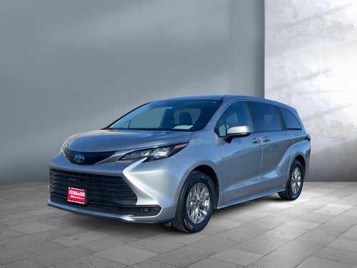 2025 Toyota Sienna LE