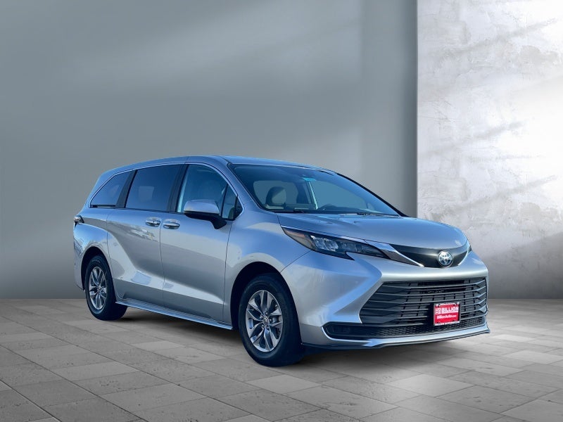 2025 Toyota Sienna LE