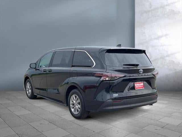 2025 Toyota SIENNA LE LE