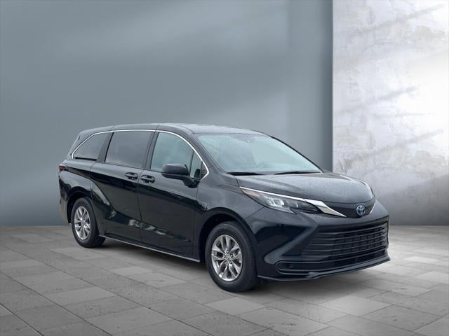 2025 Toyota SIENNA LE LE