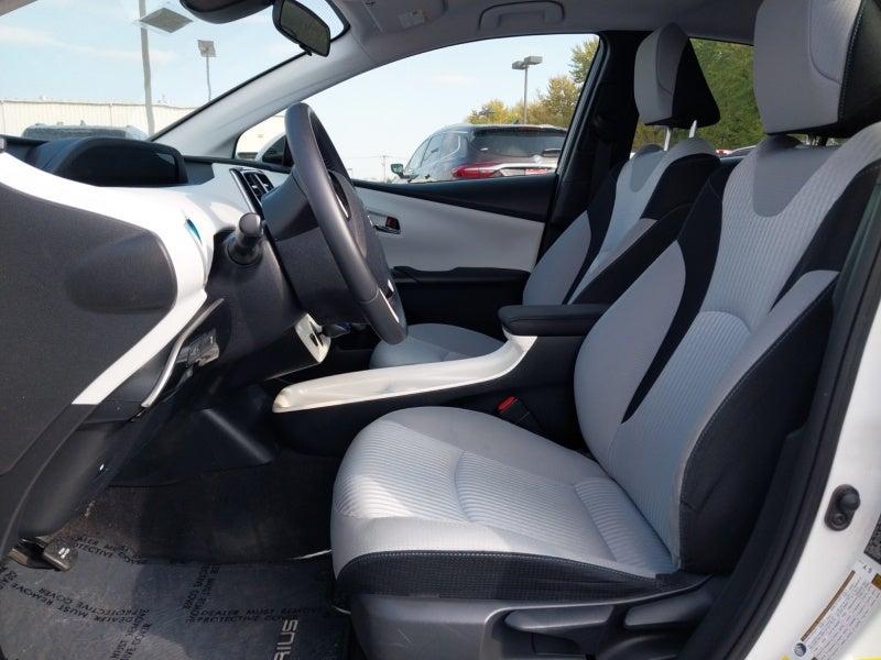 2017 Toyota PRIUS Three