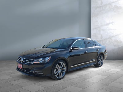 2017 Volkswagen Passat R-Line w/Comfort Pkg