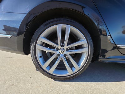 2017 Volkswagen Passat R-Line w/Comfort Pkg