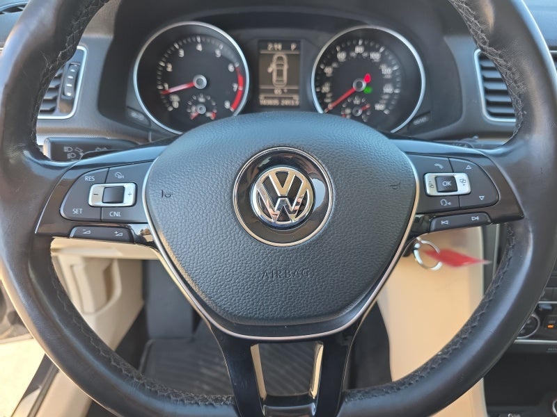 2017 Volkswagen Passat R-Line w/Comfort Pkg