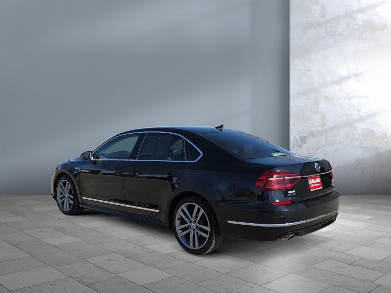 2017 Volkswagen Passat R-Line w/Comfort Pkg