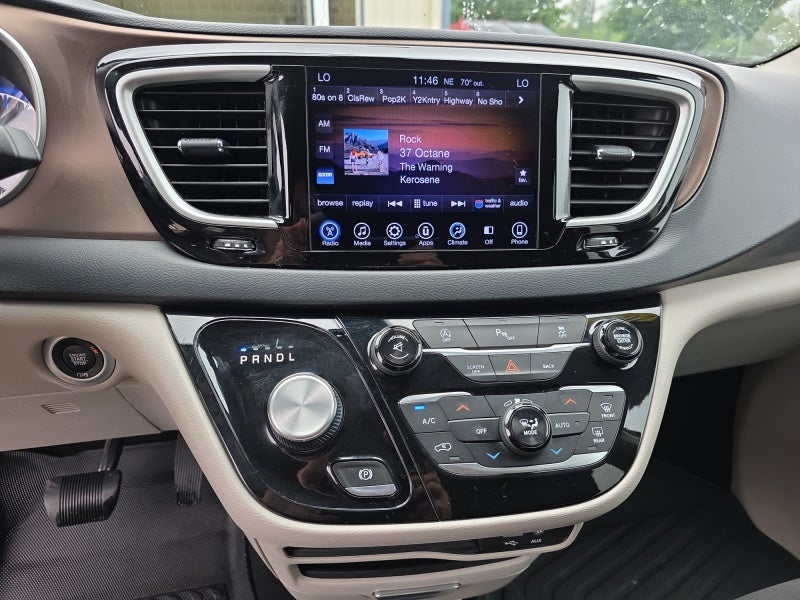 2017 Chrysler Pacifica Touring Plus