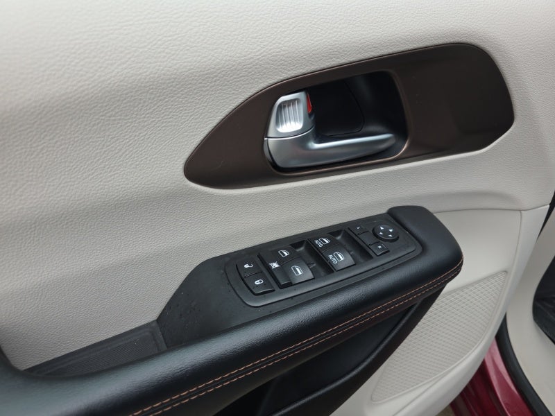 2017 Chrysler Pacifica Touring Plus