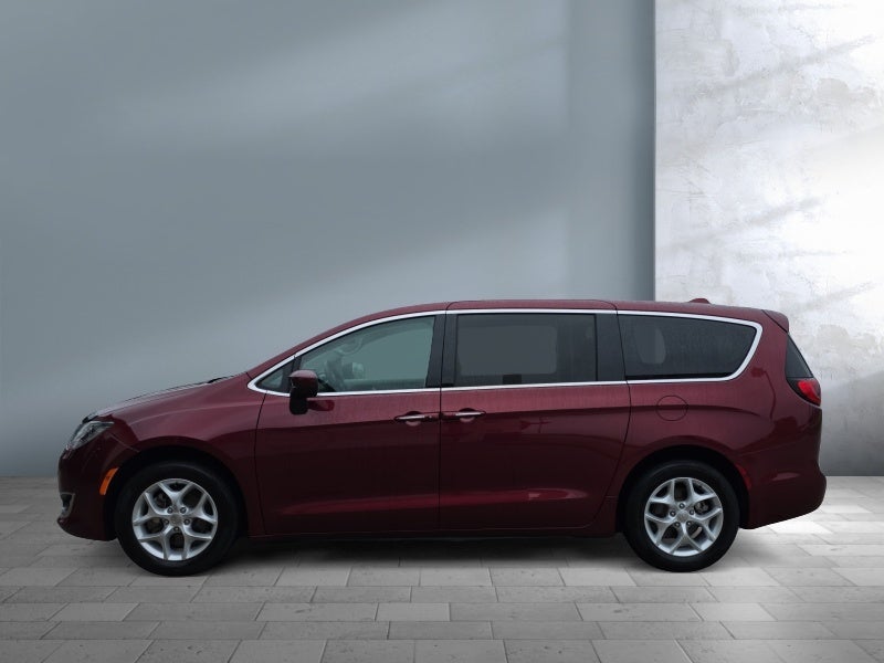 2017 Chrysler Pacifica Touring Plus