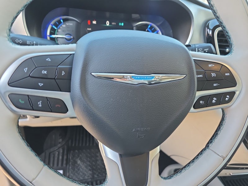 2017 Chrysler Pacifica Hybrid Platinum