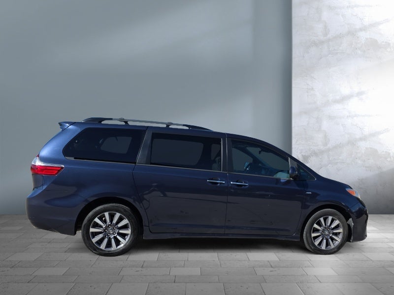 2018 Toyota Sienna XLE