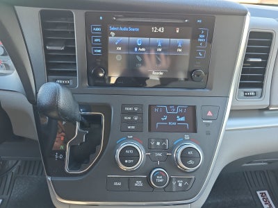 2016 Toyota Sienna LE