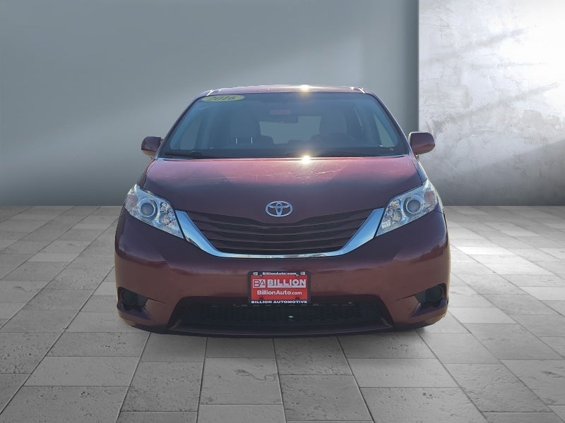 2016 Toyota Sienna LE