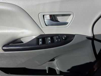 2016 Toyota Sienna LE